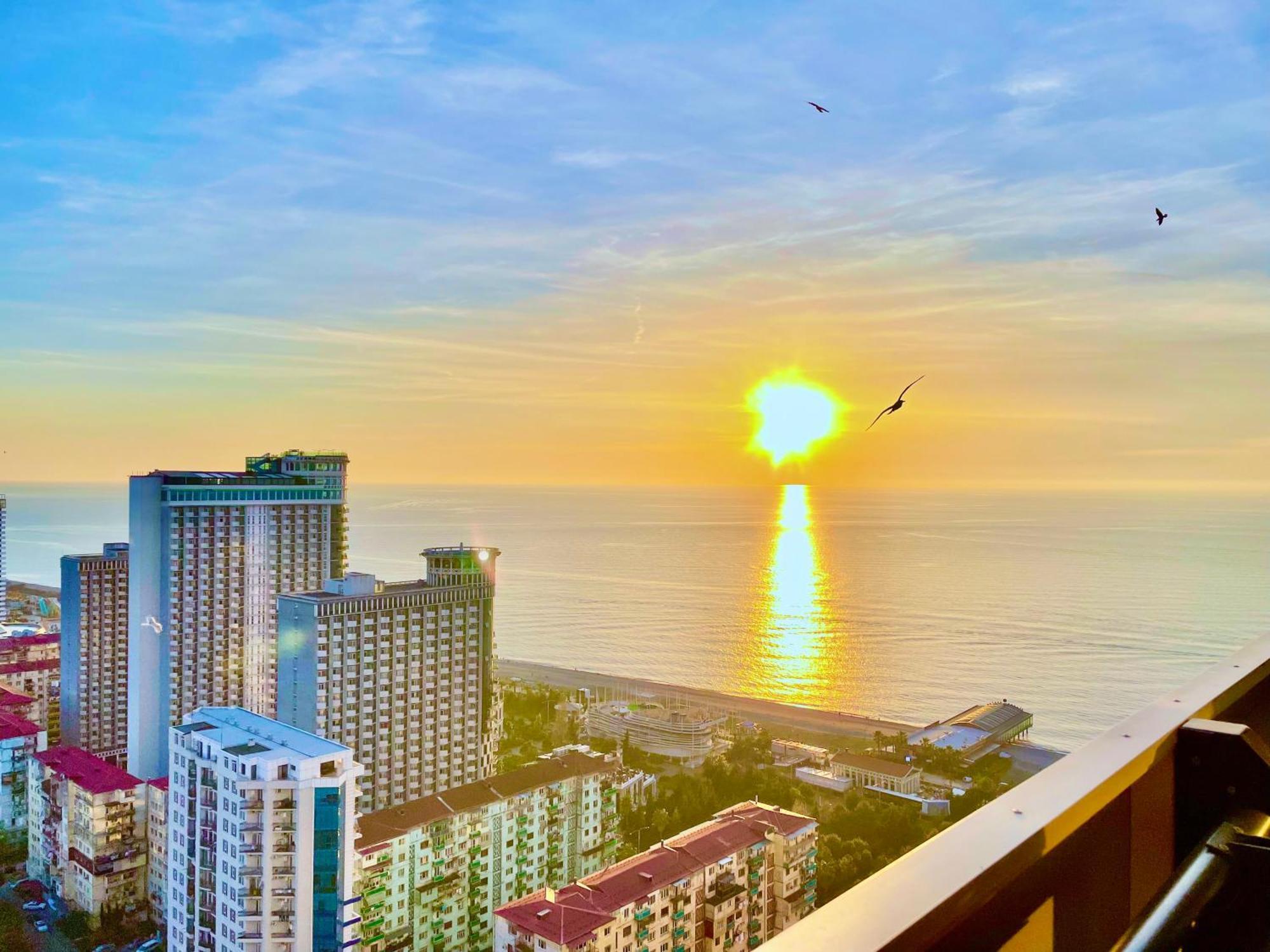 Sky Apartments Batumi Eksteriør bilde